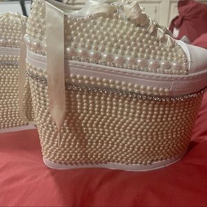 Bridal or party shoes!! Gorgeous!!💃nice!!